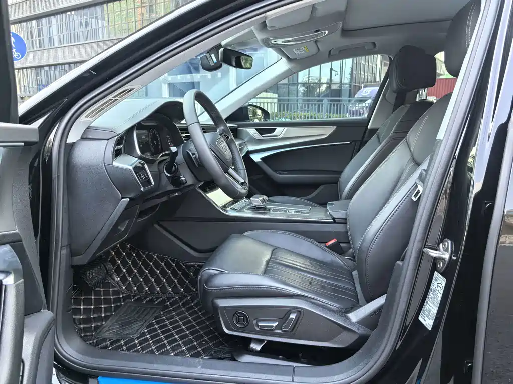 Audi A6L 2022