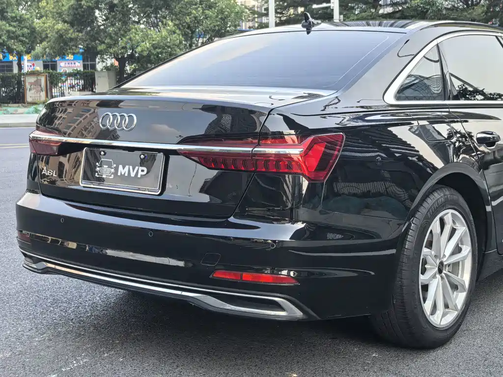 Audi A6L 2022