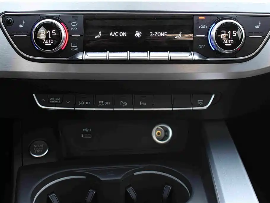 Audi A4L 2021 — фото 12