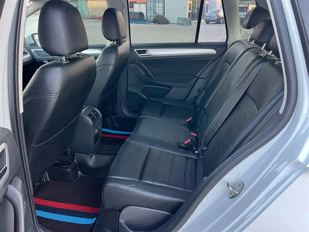 Volkswagen Golf Sportsvan 2019 — фото 10