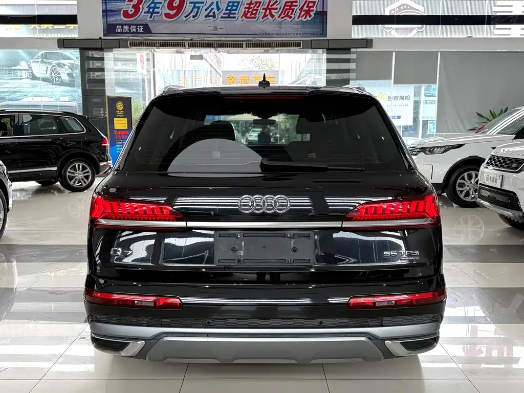 Audi Q7 2020 — фото 19