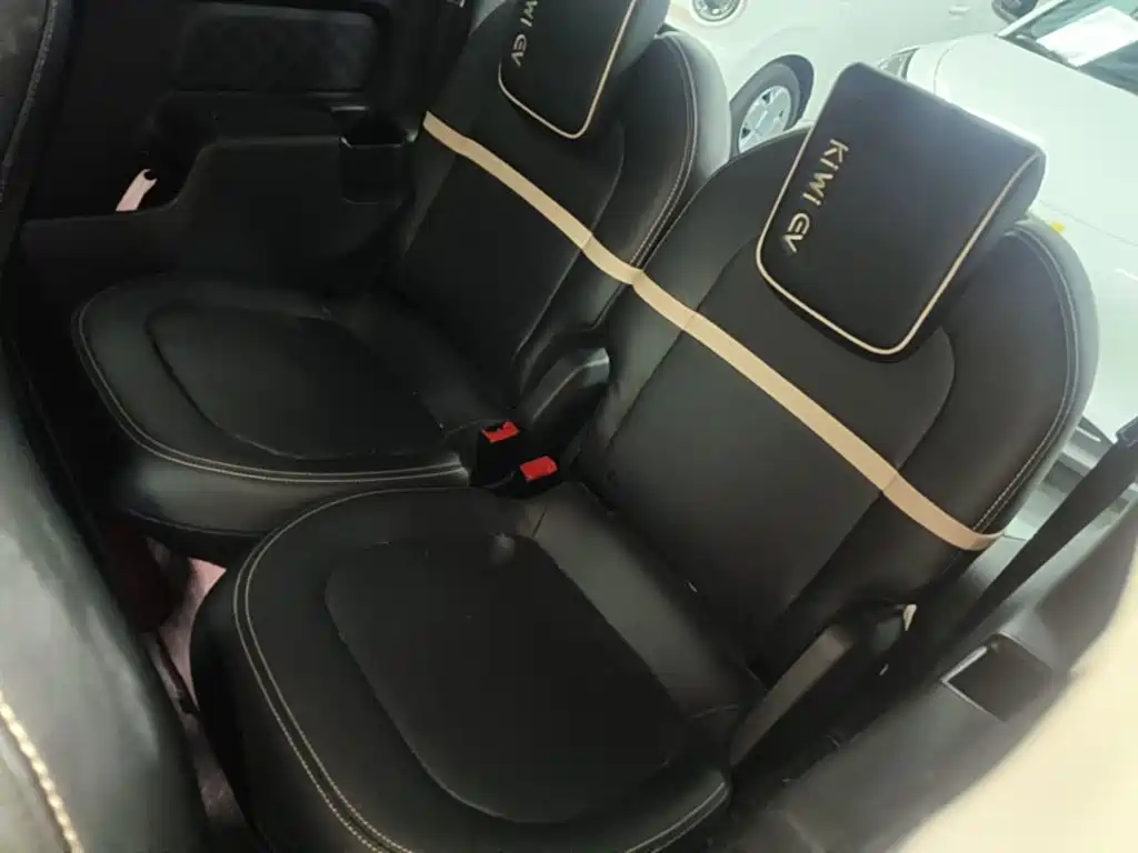 Baojun KiWi EV 2023 — фото 17