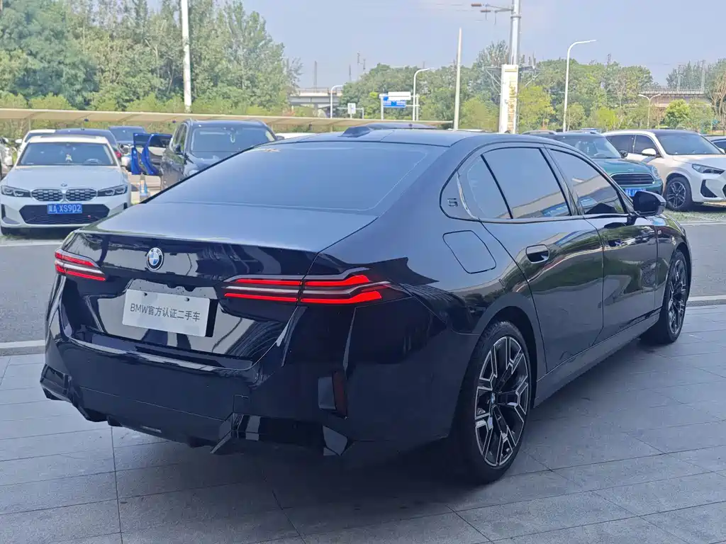 BMW 5 Series 2025