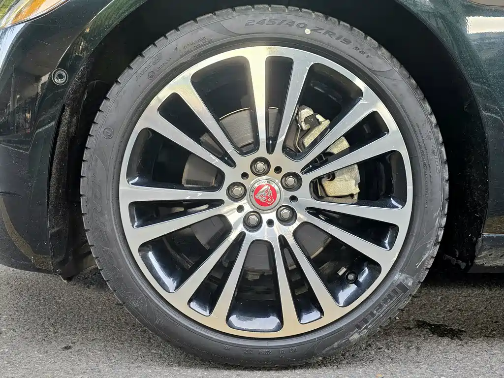 Jaguar XFL 2021 — фото 15