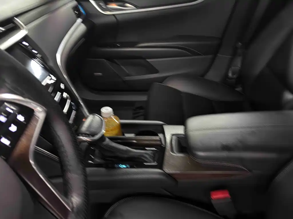 Cadillac XTS 2018 — фото 11