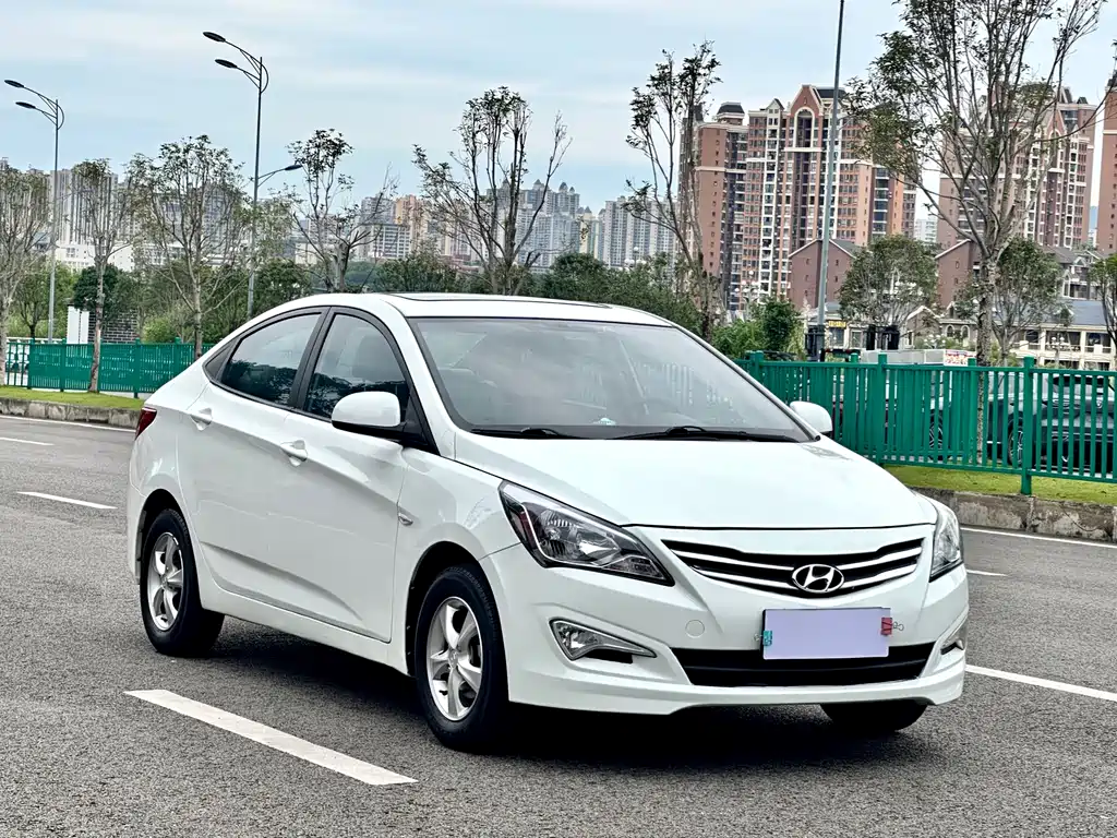 Hyundai Verna 2016 — фото 3