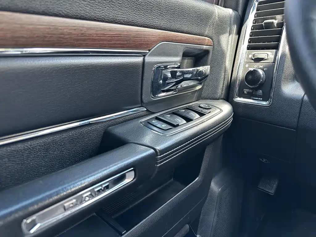 RAM Trucks 2015 — фото 18