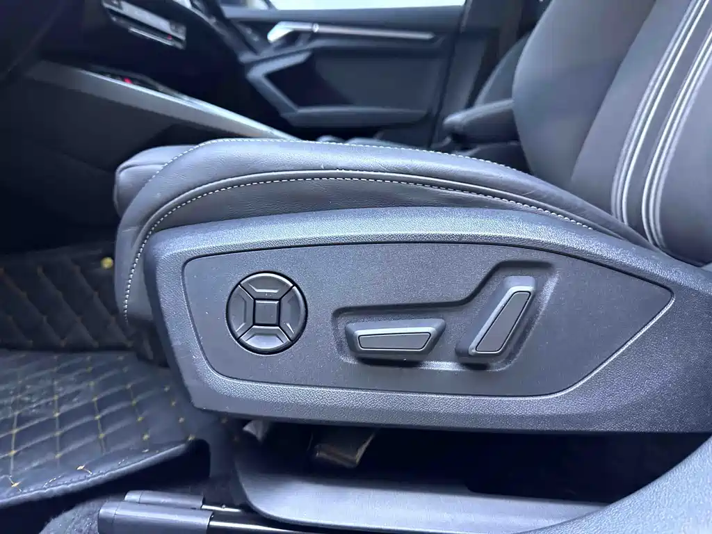 Audi A3 2023 — фото 15