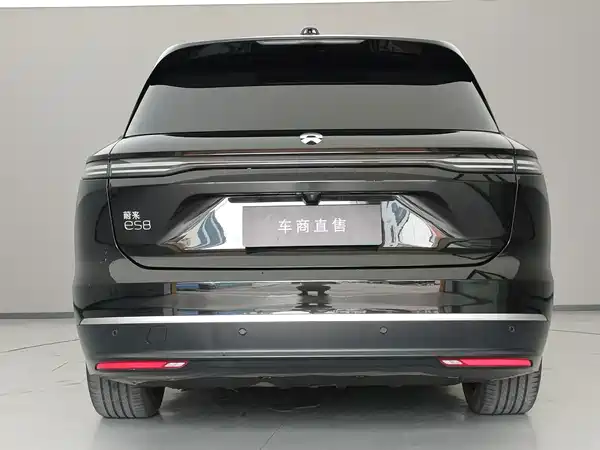 NIO ES8 2023