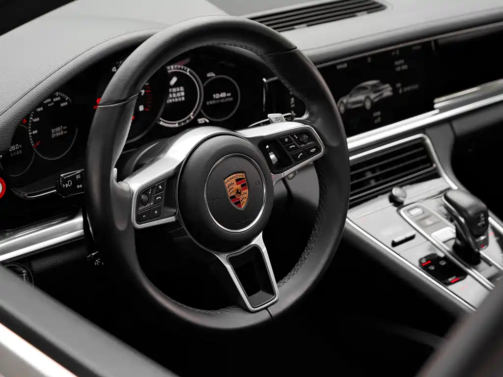 Porsche Panamera 2018 — фото 31