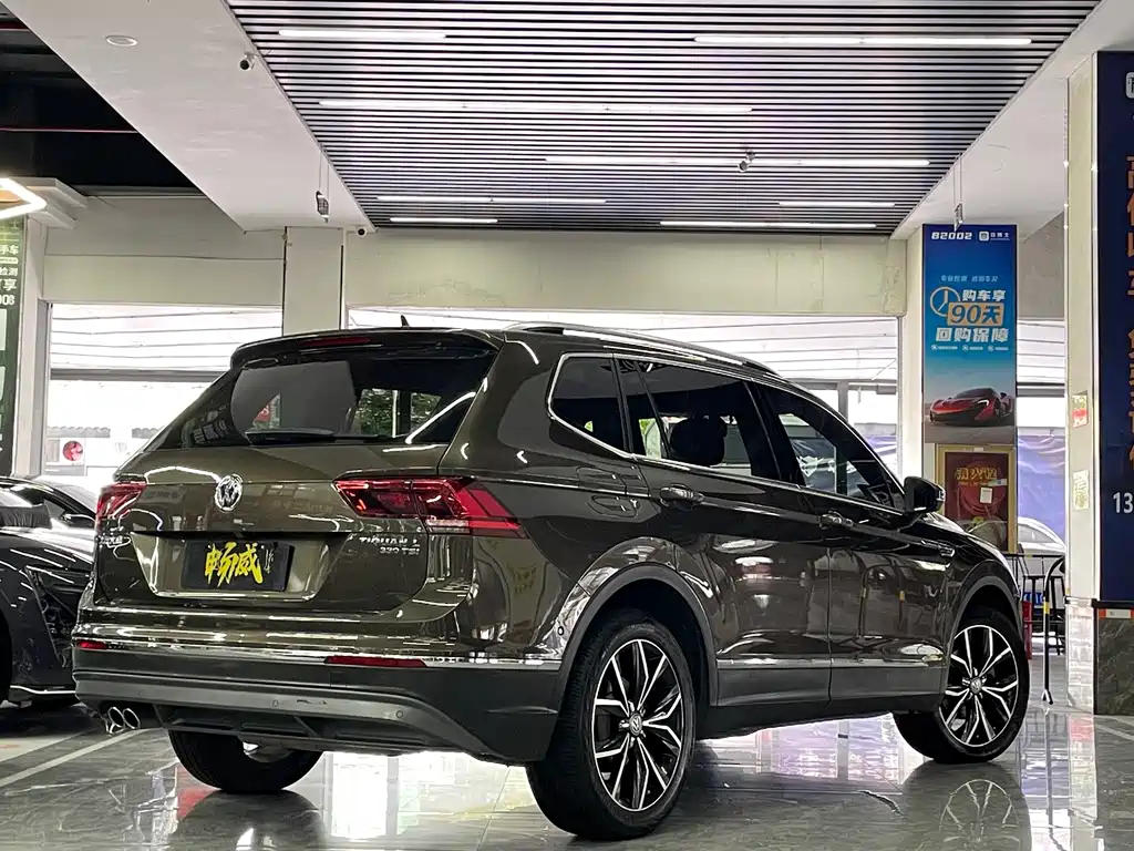 Volkswagen Tiguan L 2017 — фото 12