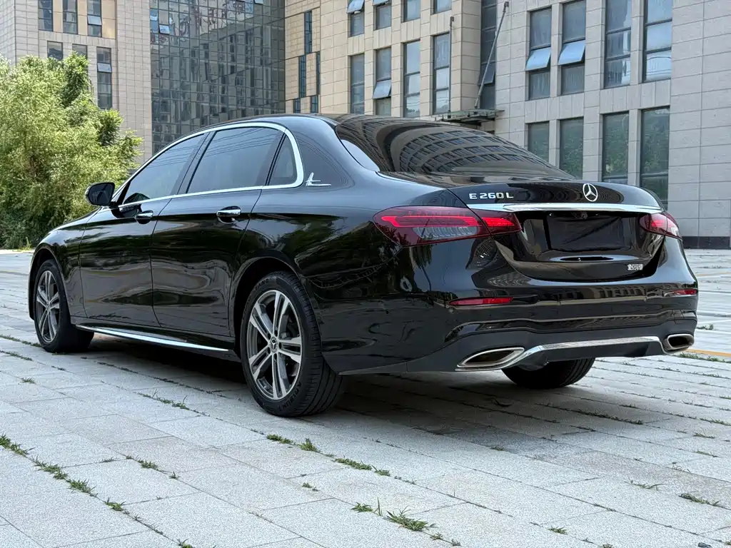 Mercedes-Benz E-Class 2021 — фото 13