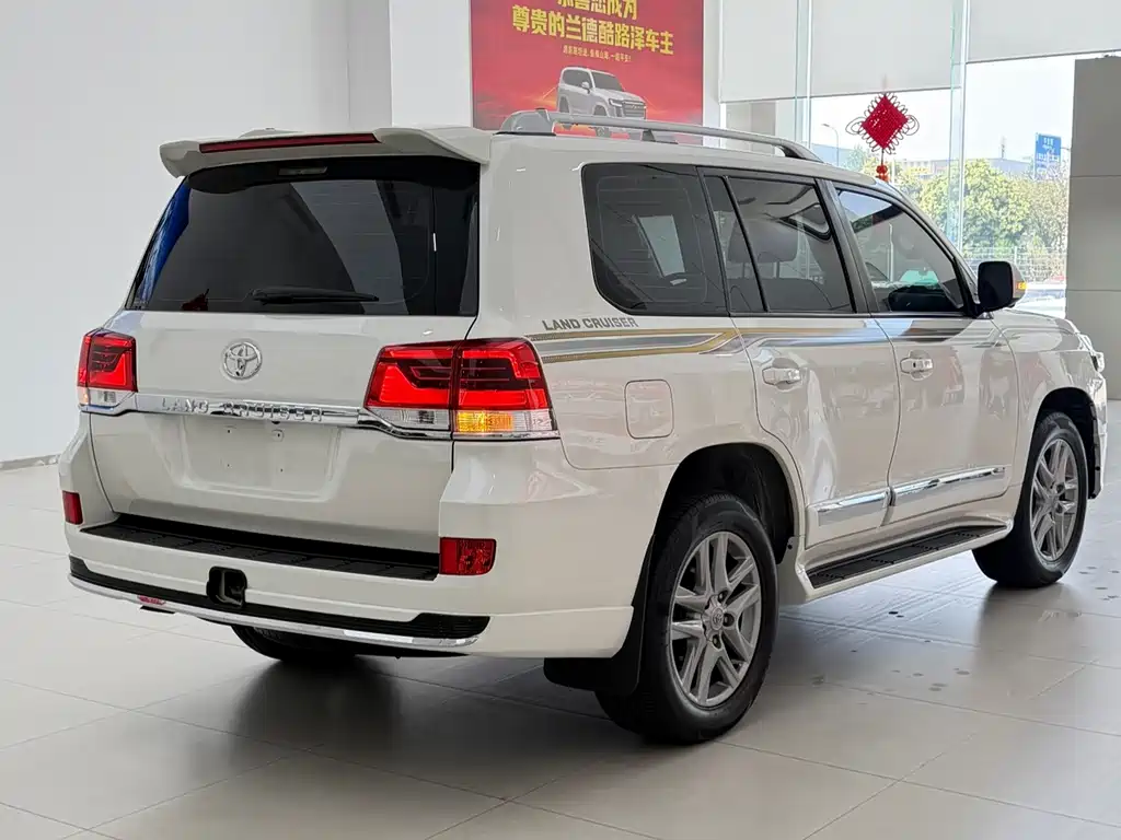 Toyota Land Cruiser 2015 — фото 13