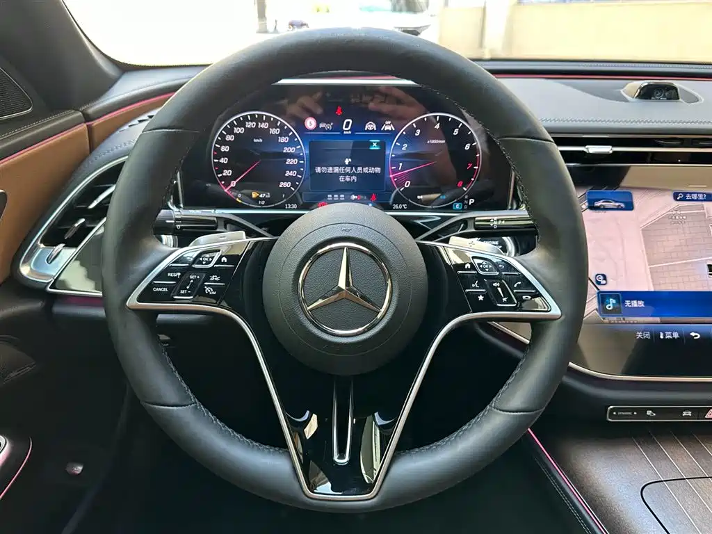 Mercedes-Benz E-Class 2024 — фото 12