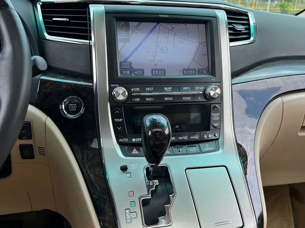 Toyota Alphard 2013 — фото 11