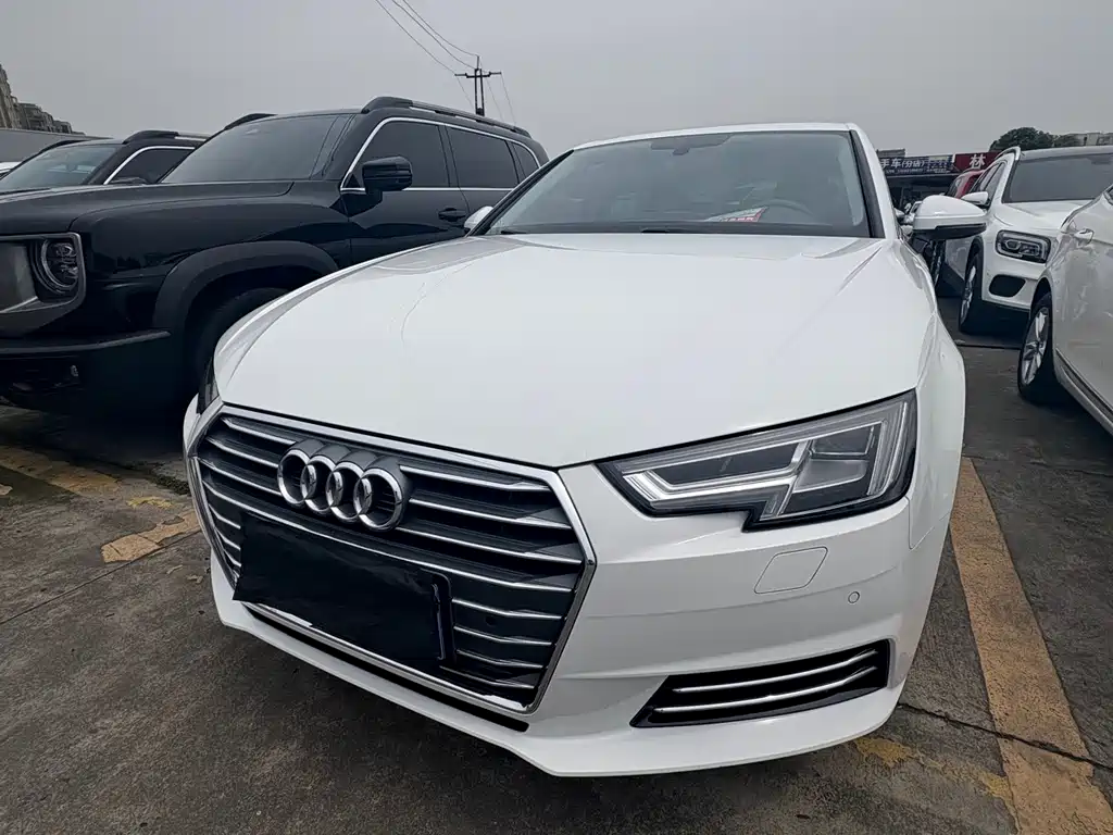 Audi A4L 2018