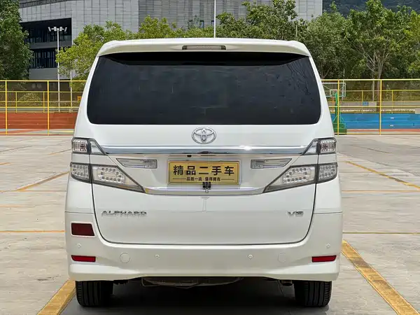 Toyota Alphard 2012
