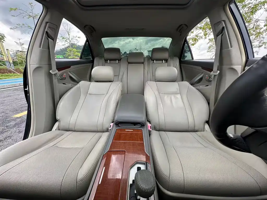 Toyota Camry 2015 — фото 11