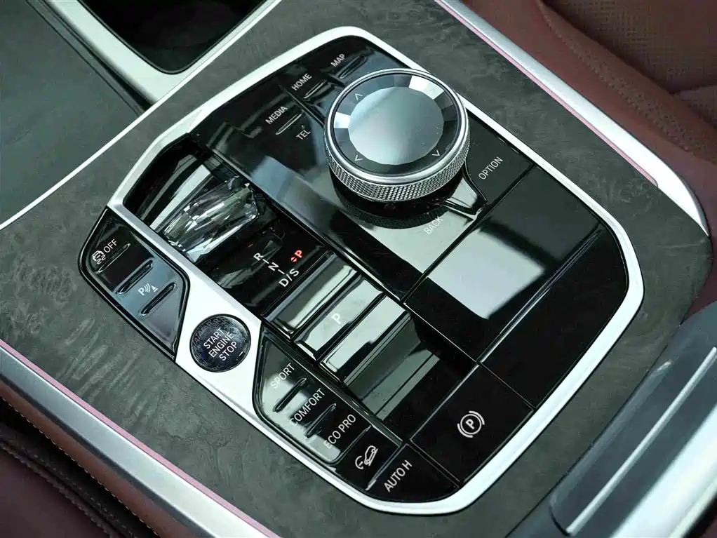 BMW X5 2025 — фото 10