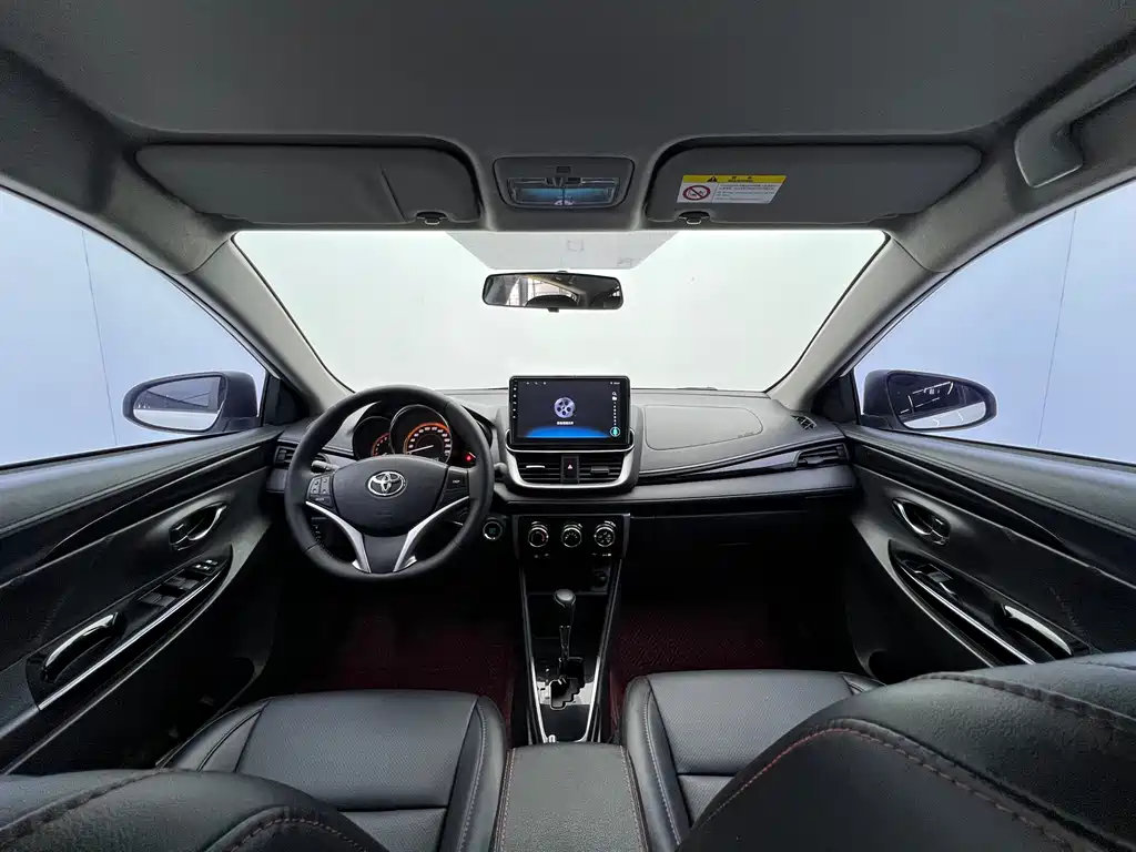 Toyota Yaris L 2022 — фото 13