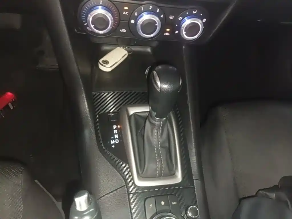 Mazda 3 Axela 2018 — фото 14