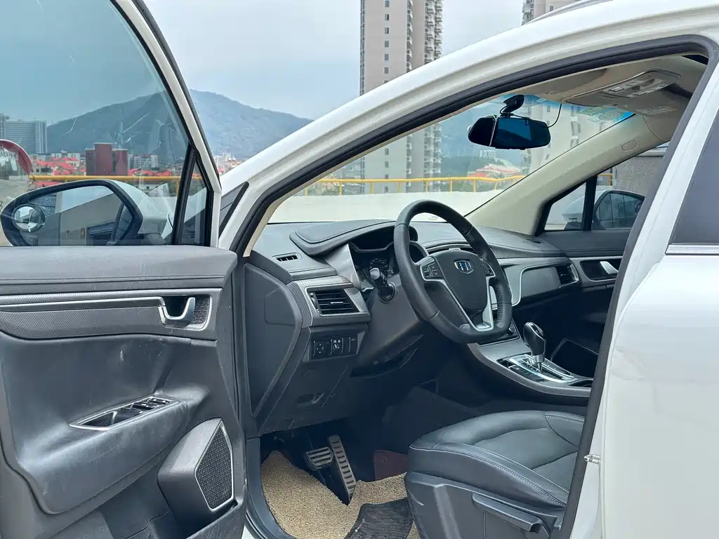 Geely Emgrand GS 2017 — фото 3