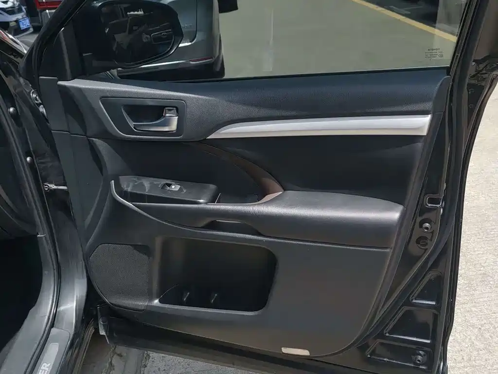Toyota Highlander 2020 — фото 11