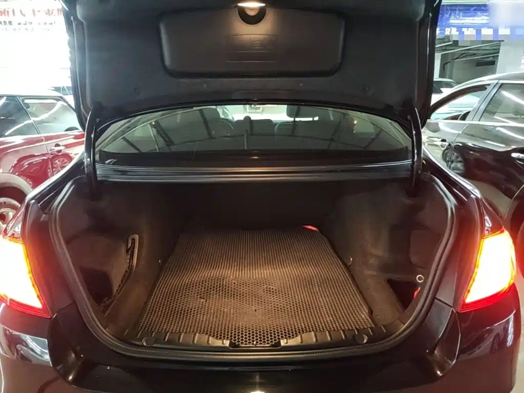 BMW 5 Series 2015 — фото 19