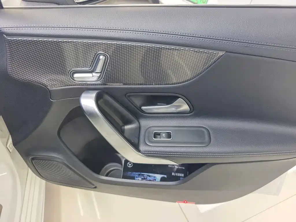 Mercedes-Benz A-Class 2023 — фото 14