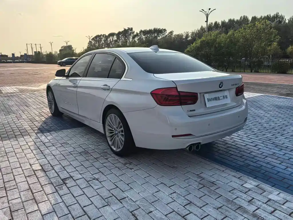 BMW 3 Series 2018 — фото 6