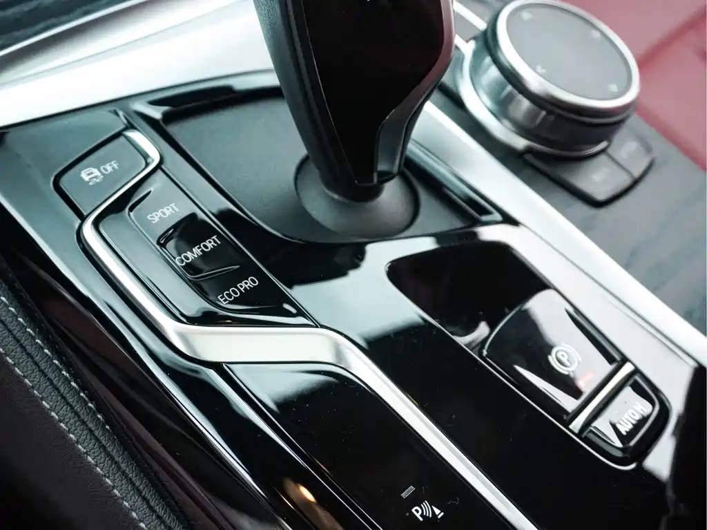 BMW 5 Series 2023 — фото 15
