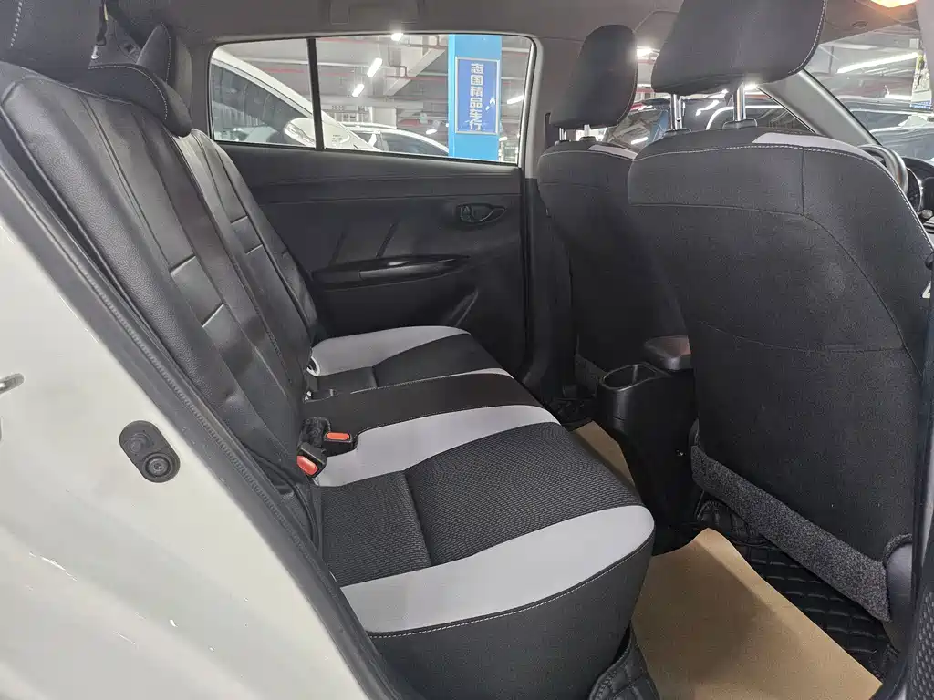 Toyota Yaris L 2020 — фото 14
