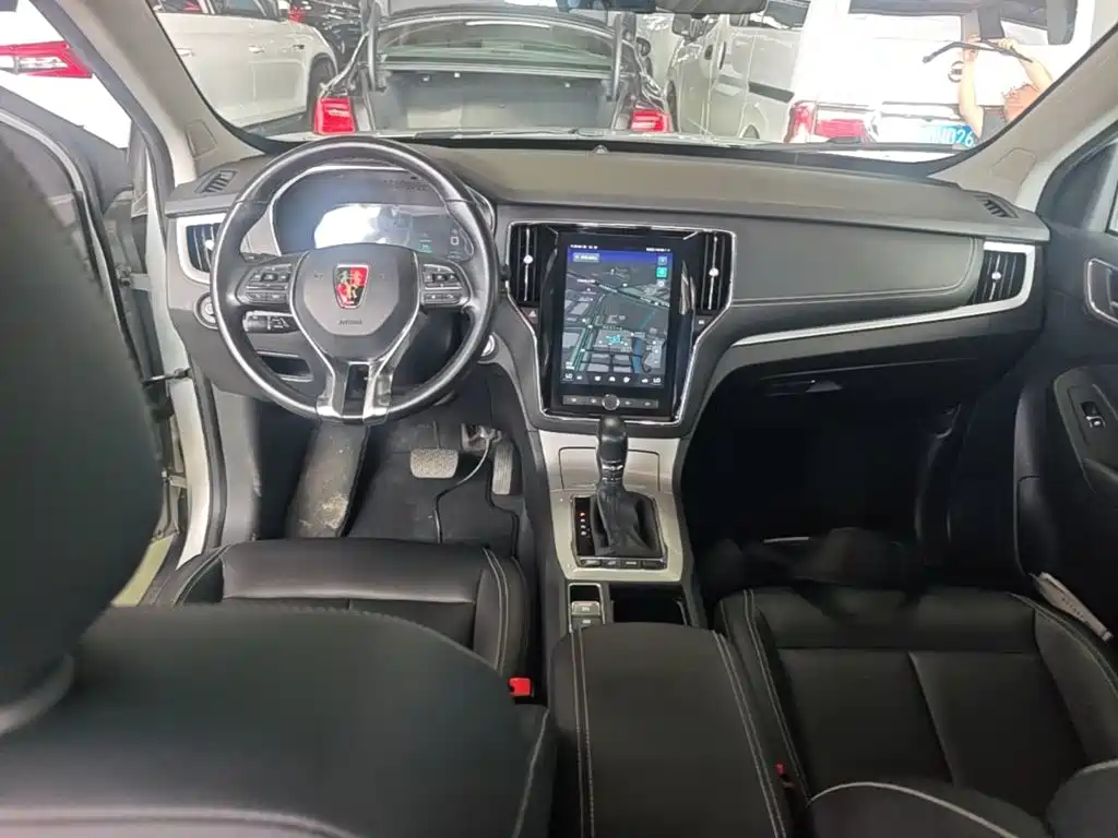 Roewe RX5 New Energy 2020 — фото 10