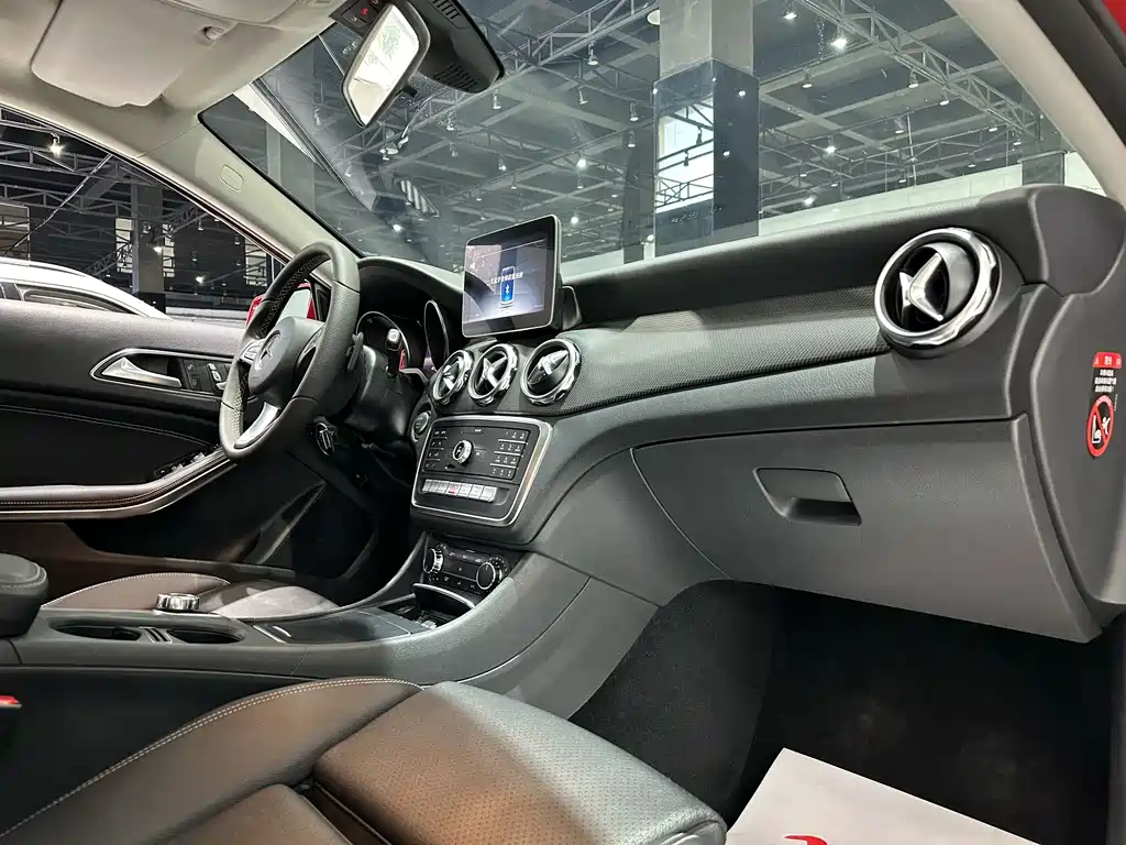 Mercedes-Benz GLA 2018 — фото 12
