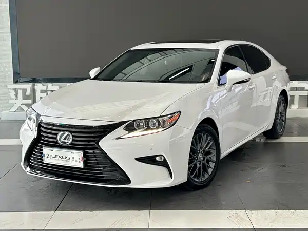 Lexus ES 2018