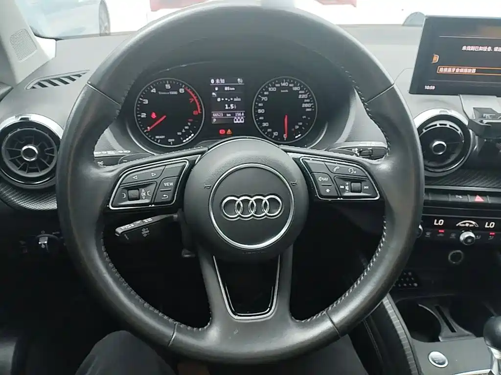 Audi Q2L 2022 — фото 11