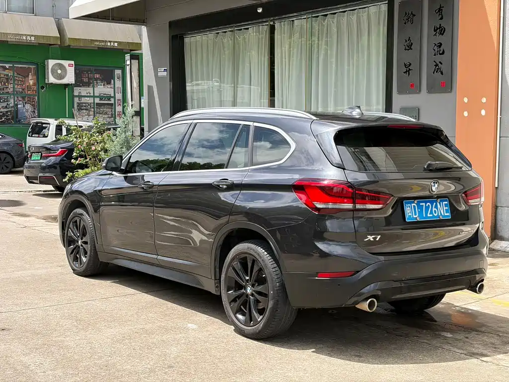 BMW X1 2021 — фото 4