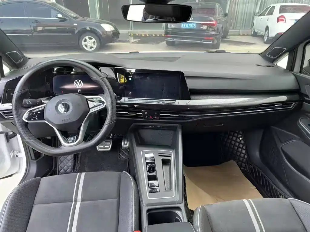 Volkswagen Golf 2023