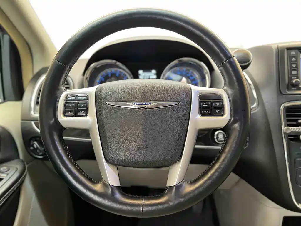 Chrysler Grand Voyager 2015 — фото 24