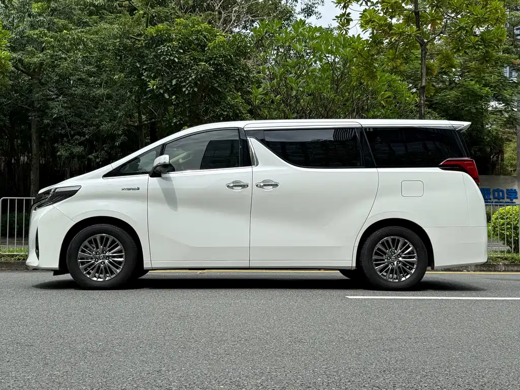 Toyota Alphard 2020 — фото 4