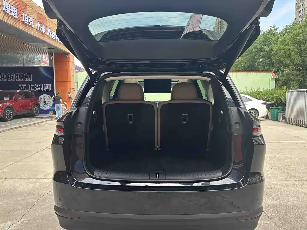 Li Auto i8 2025 — фото 17