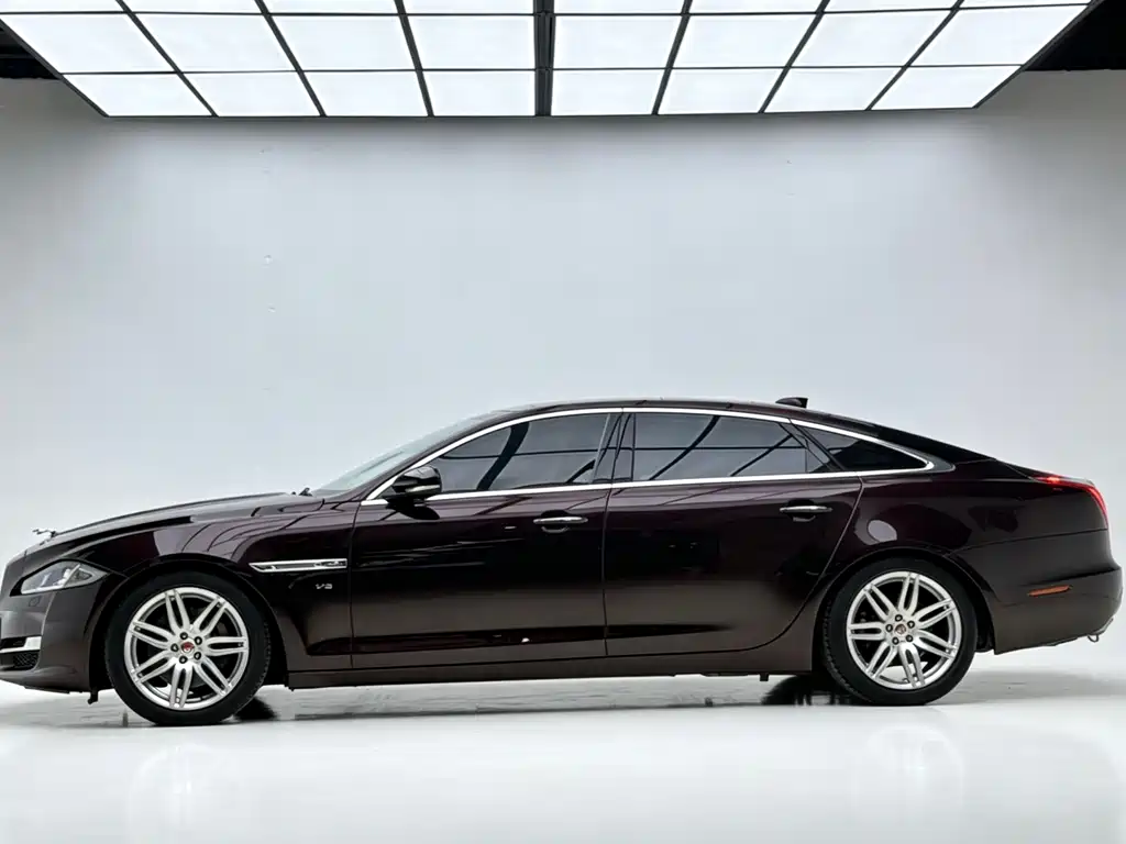 Jaguar XJ 2018 — фото 3