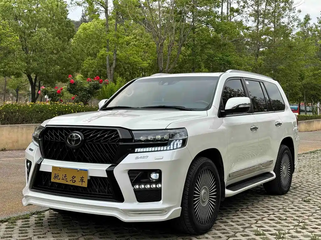 Toyota Land Cruiser 2020 — фото 3