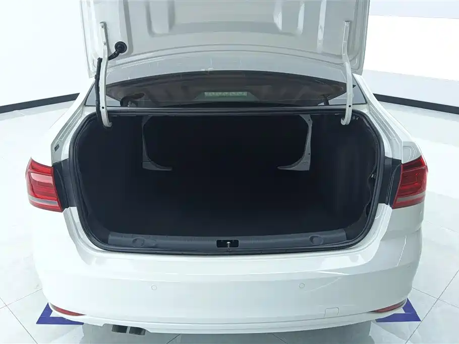 Volkswagen Lavida 2016