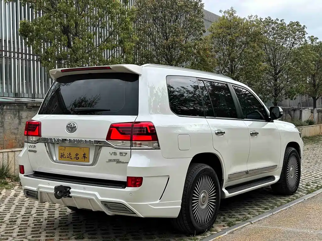 Toyota Land Cruiser 2020 — фото 16