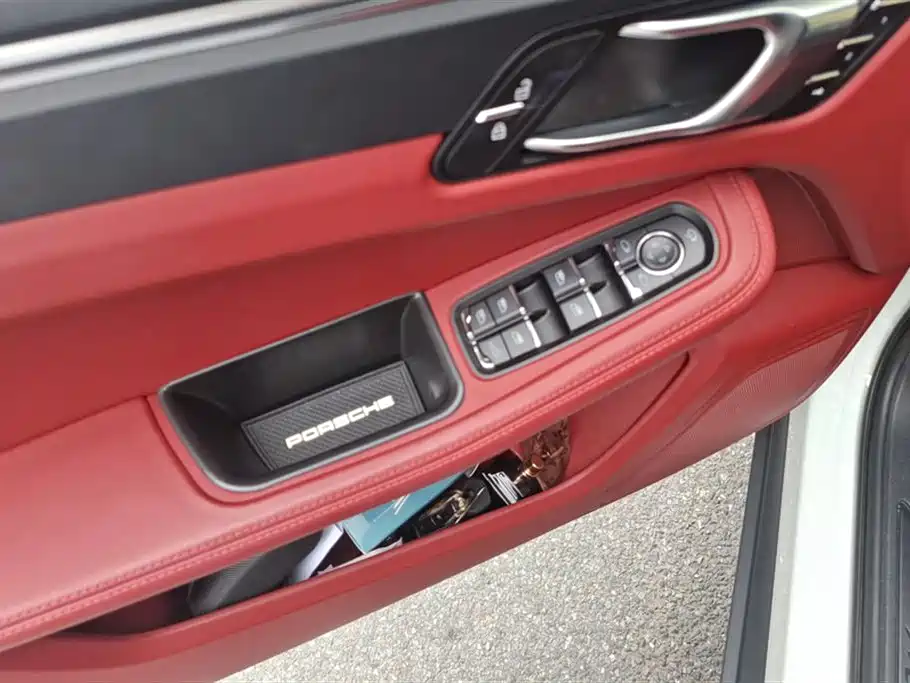 Porsche Macan 2024