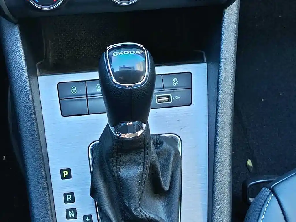 Skoda Octavia 2021 — фото 20