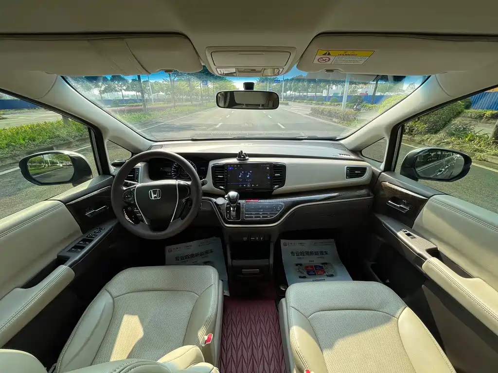 Honda Odyssey 2018 — фото 16