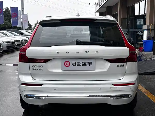 Volvo XC60 2022