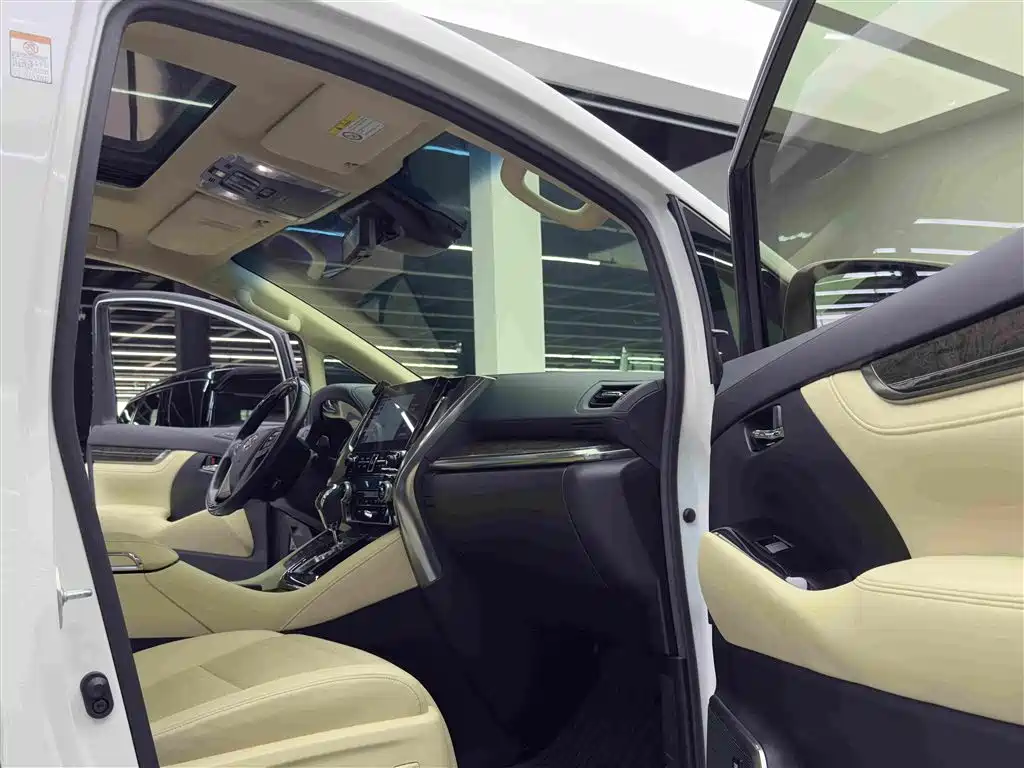 Toyota Alphard 2021 — фото 10